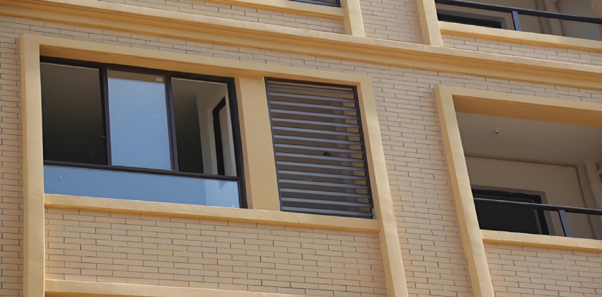 房屋外墻門窗滲水、開裂修繕！(圖1)